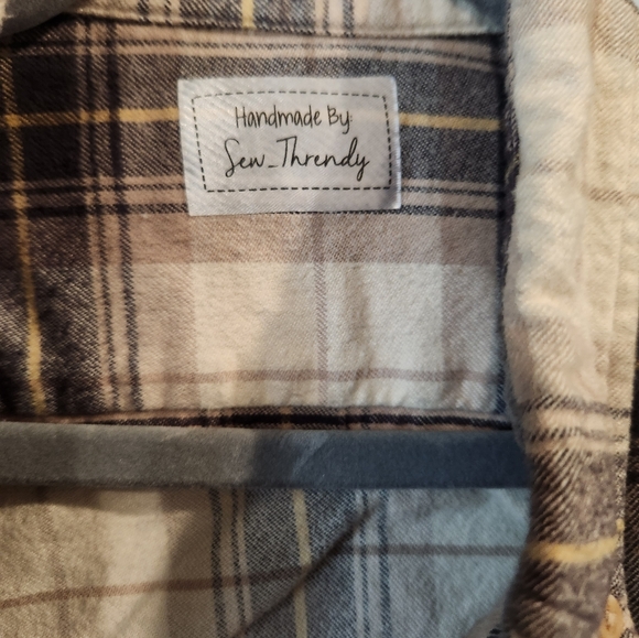 Custom upcycled dog-themed flannel - Picture 4 of 4